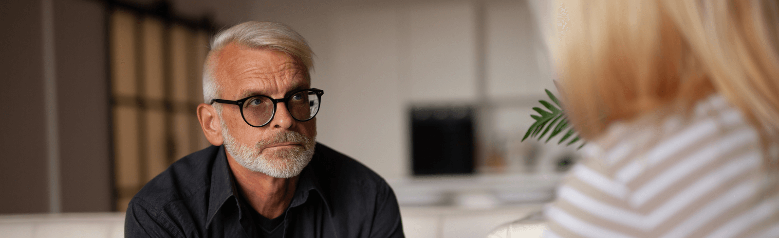 Support at difficult times. Despair and anxiety in senior man.